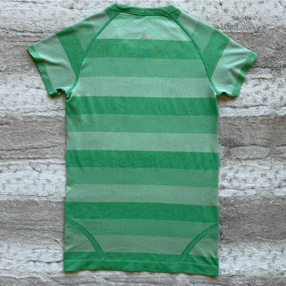 Lululemon Run: Swiftly Tech Short Sleeve in Heathered Green Bean Size 8 - Picture 10 of 14
